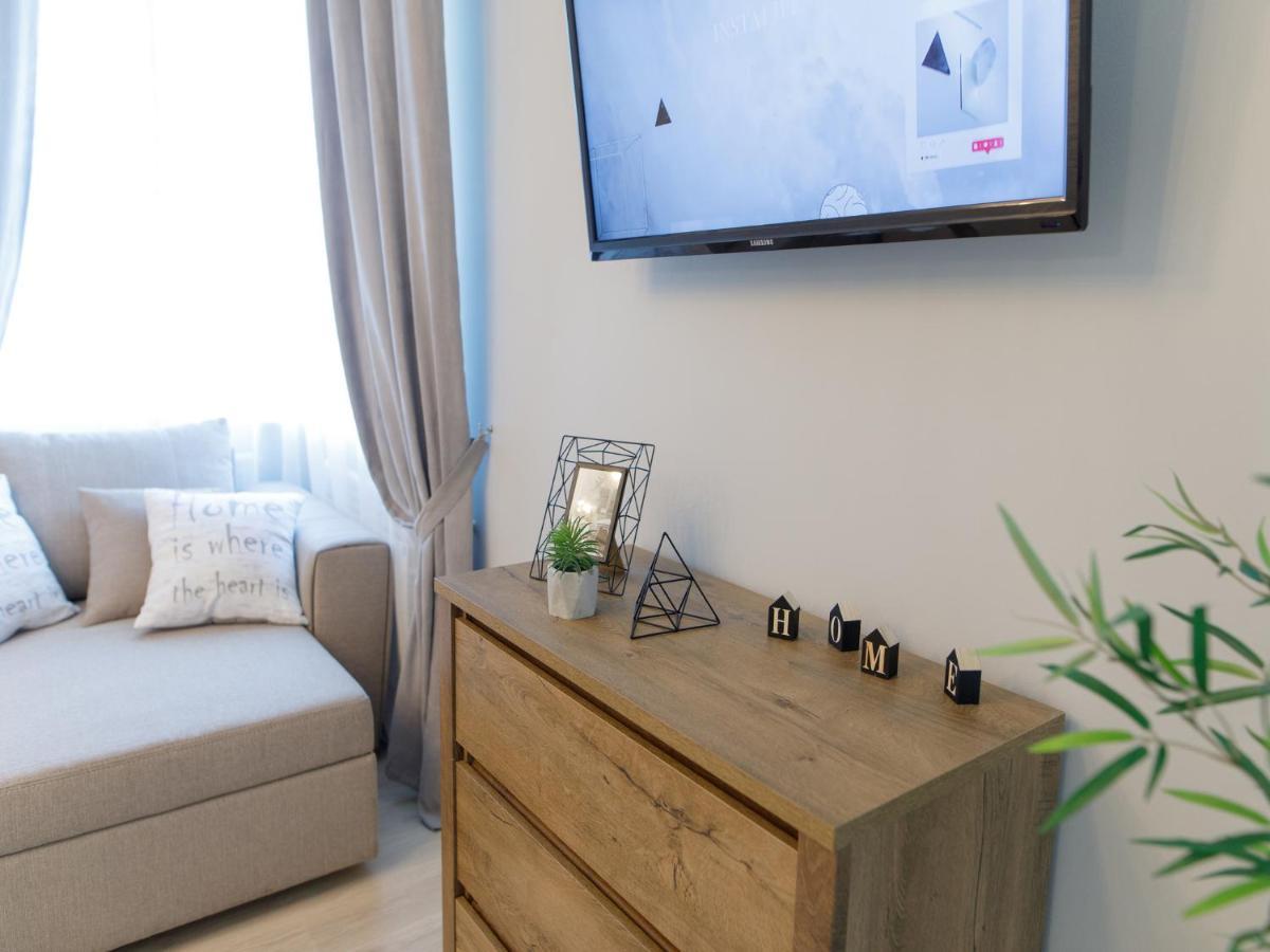 Studio Suite Near Lake With Jacuzzi Sumy Exterior foto