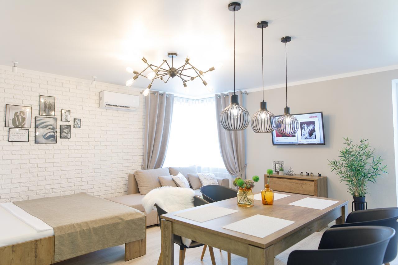 Studio Suite Near Lake With Jacuzzi Sumy Exterior foto