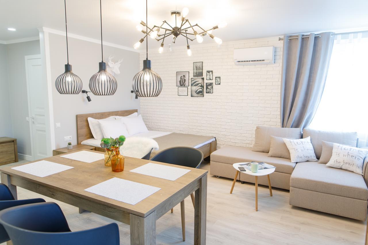 Studio Suite Near Lake With Jacuzzi Sumy Exterior foto