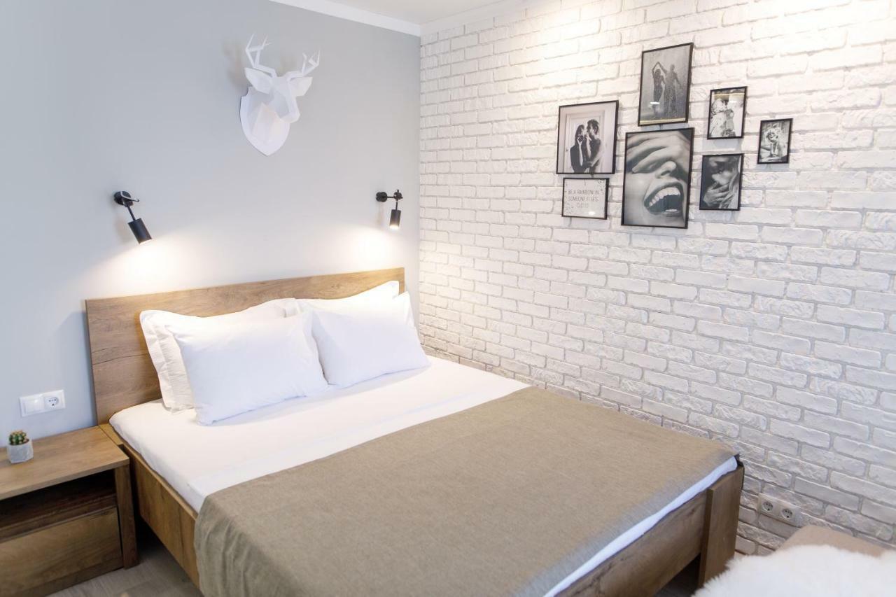 Studio Suite Near Lake With Jacuzzi Sumy Exterior foto